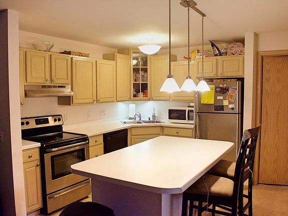 5th image of 301 S Yellowstone Dr APT 208