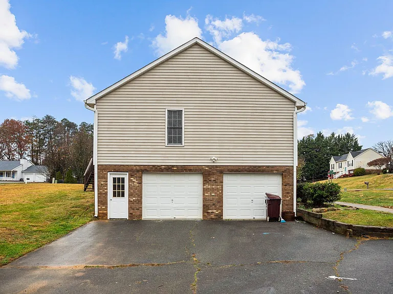 6818 Salem Quarter Rd — Photo 35