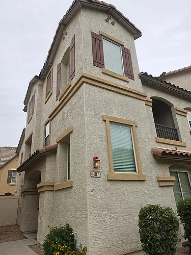 907 W Wendy Way Photo 1