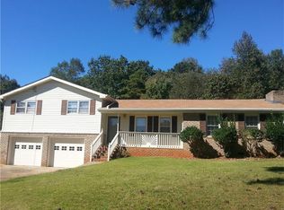 5510 Balmoral Dr, Douglasville, GA 30135
