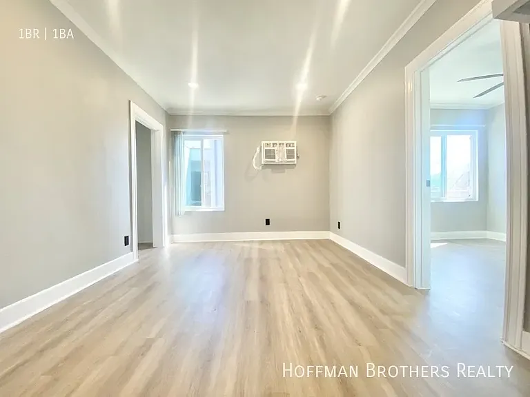 187 W 41st Pl #193.5 — Photo 2