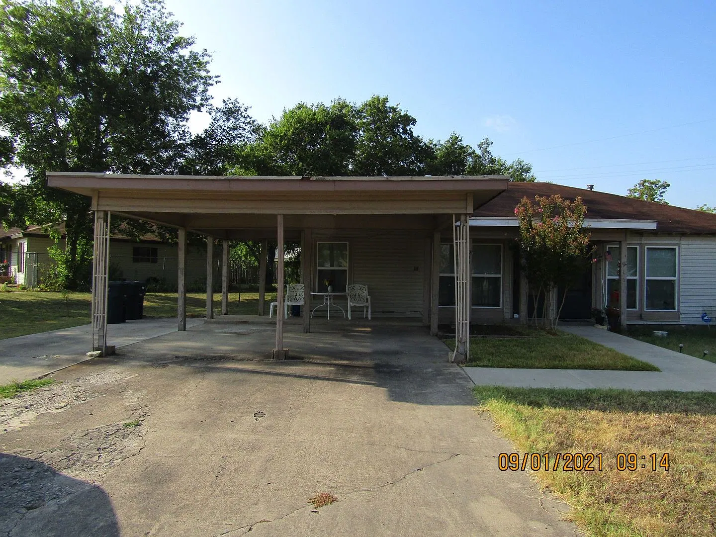 2 bedroom 1 bath duplex — Photo 1