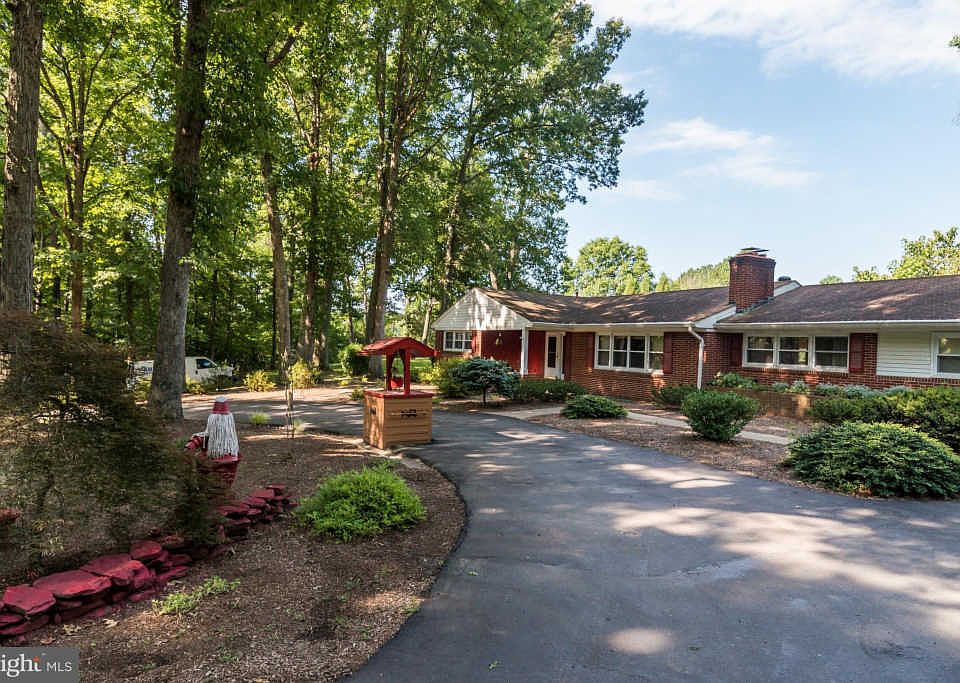 1st image of 8414 Briarmont Ln