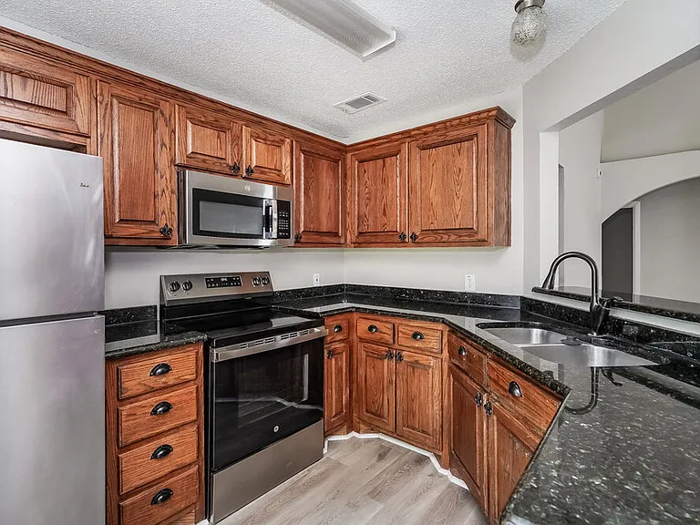 6721 Rhea Ridge Dr — Photo 9
