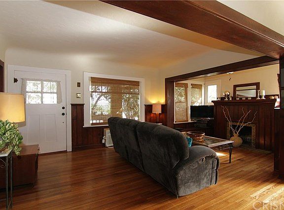 5th image of 811 E Tujunga Ave