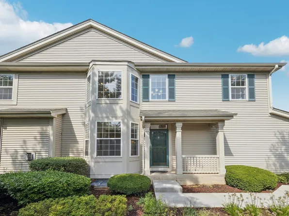 379 Evergreen Cir, Glendale Heights, IL 60139