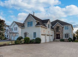 12 Troy Rd, East Hanover, NJ 07936