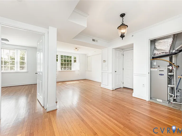 24 W Locke Ln #1 — Photo 7