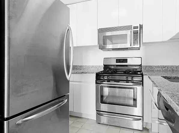 236 East 47th Street image 5 of 11