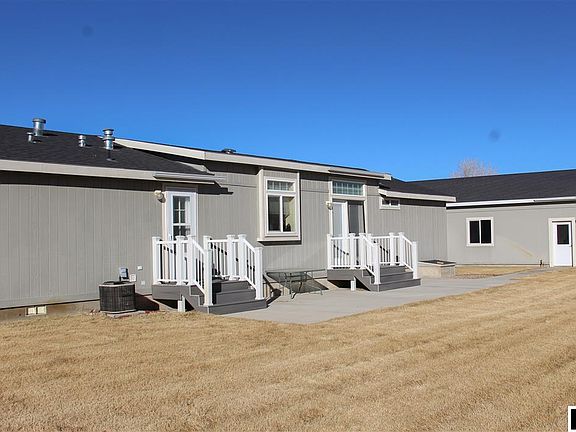 2nd image of 102 Leslie Ln