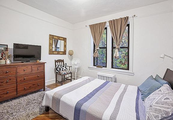 4th image of 417 Saint Johns Pl APT 2f