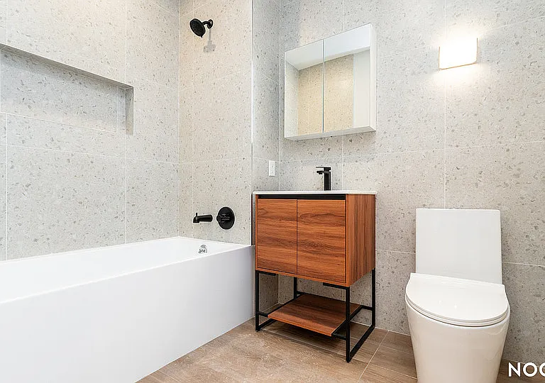 31-61 Vernon Blvd #2M — Photo 11