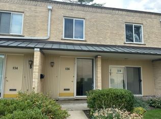 136 Green Bay Rd, Glencoe, IL 60022