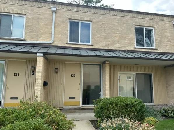 136 Green Bay Rd, Glencoe, IL 60022