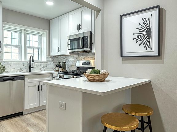 5th image of 35 Topton Way APT 1E