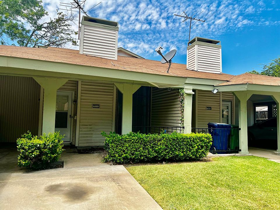 1st image of 711 Sceptre Cir