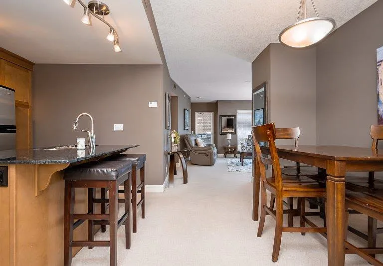 920 5th Ave SW #1002 — Photo 9