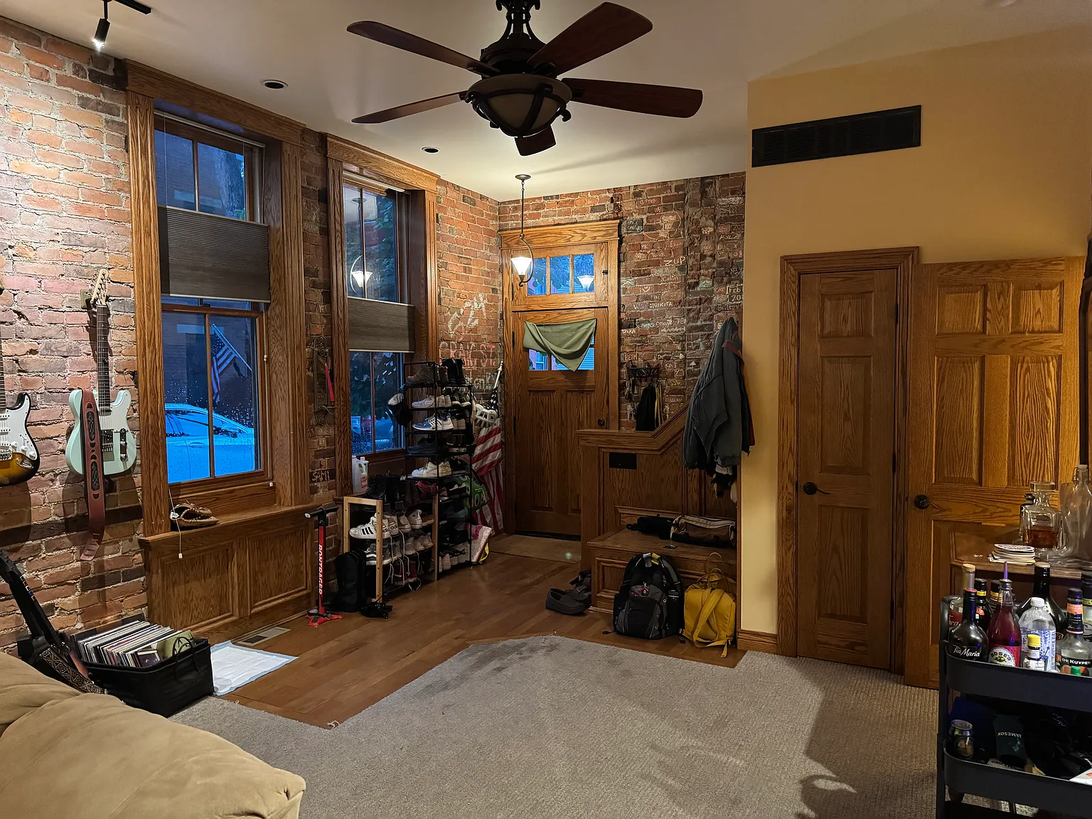 524 Craig St — Photo 1