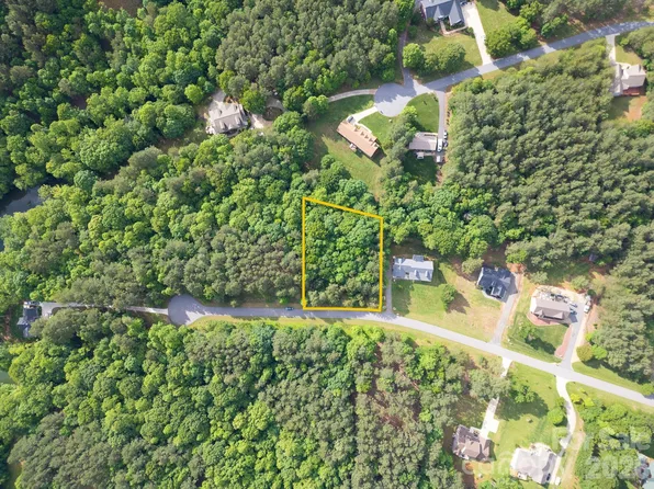 136 Oak Point Ln, Stony Point, NC 28678
