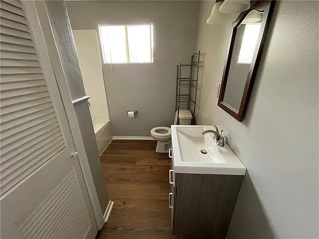 1 bed, 1.0 bath, 875 sqft, $1,300 — Photo 4