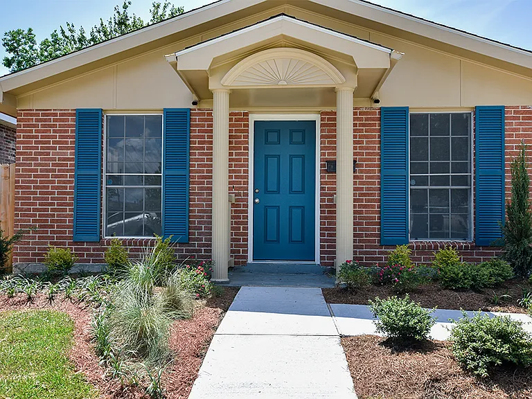3757 E. Loyola Drive