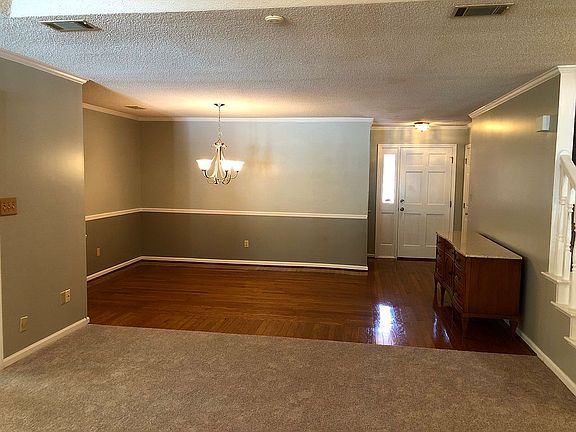4th image of 4034 Kilarney Cir