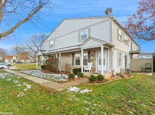 2217 Denton Ct, Schaumburg, IL 60194