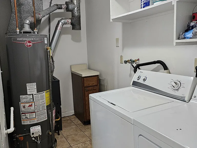528 E Dallas Ave — Photo 21