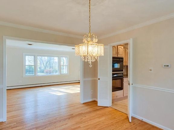 3rd image of 8002 Birnam Wood Dr