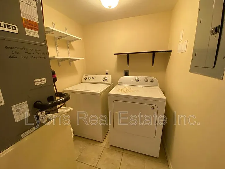 3806 SW 7th Pl #102 — Photo 12