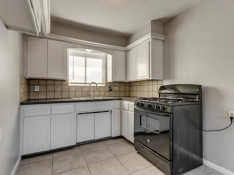 207 Stanton Dr — Photo 5