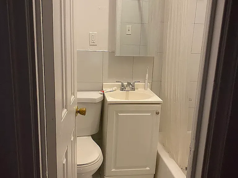 504 E 88th St #4C — Photo 13