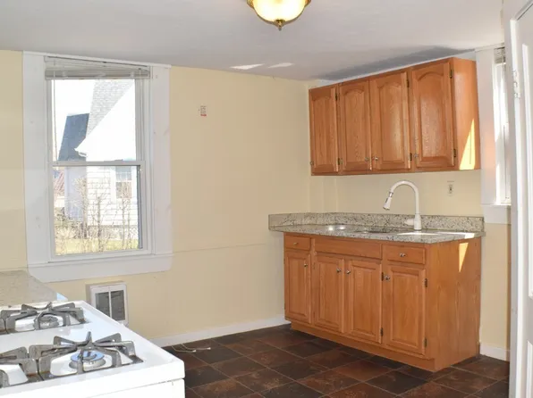 55 Mendon St #D, Uxbridge, MA 01569