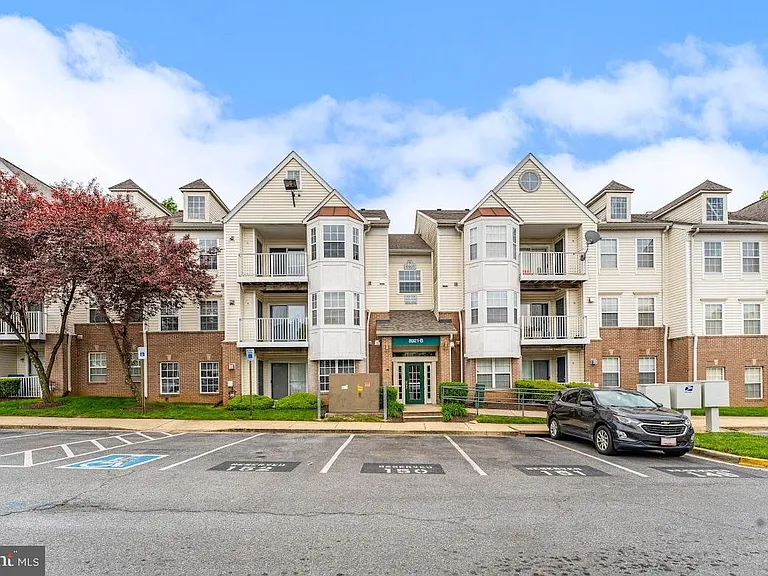 8921 Town Center Cir #5-305 — Photo 2