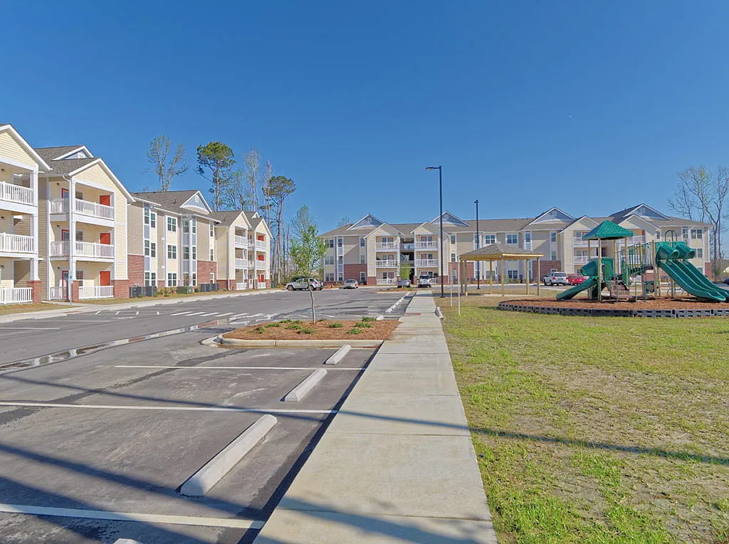 Cypress Cove Apartments — Photo 3