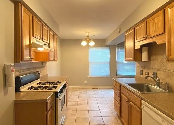 5th image of 132 Brookwood Ct