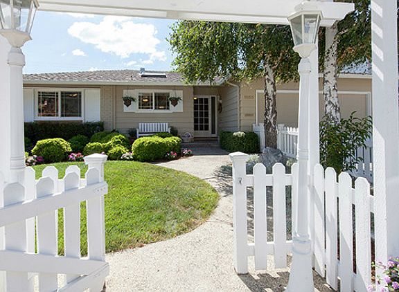 4th image of 1053 Almarida Dr