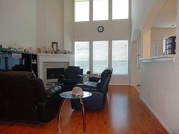 5th image of 4911 Falls Cir
