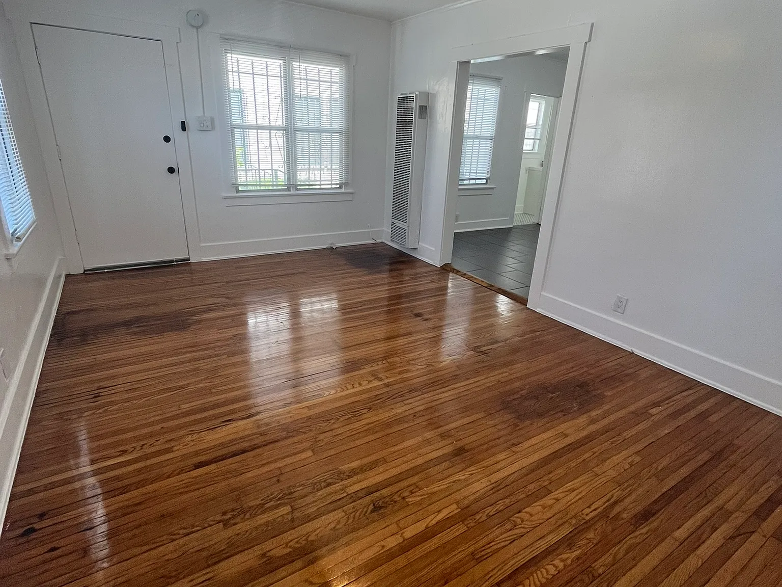 1313 N Mariposa Ave — Photo 4