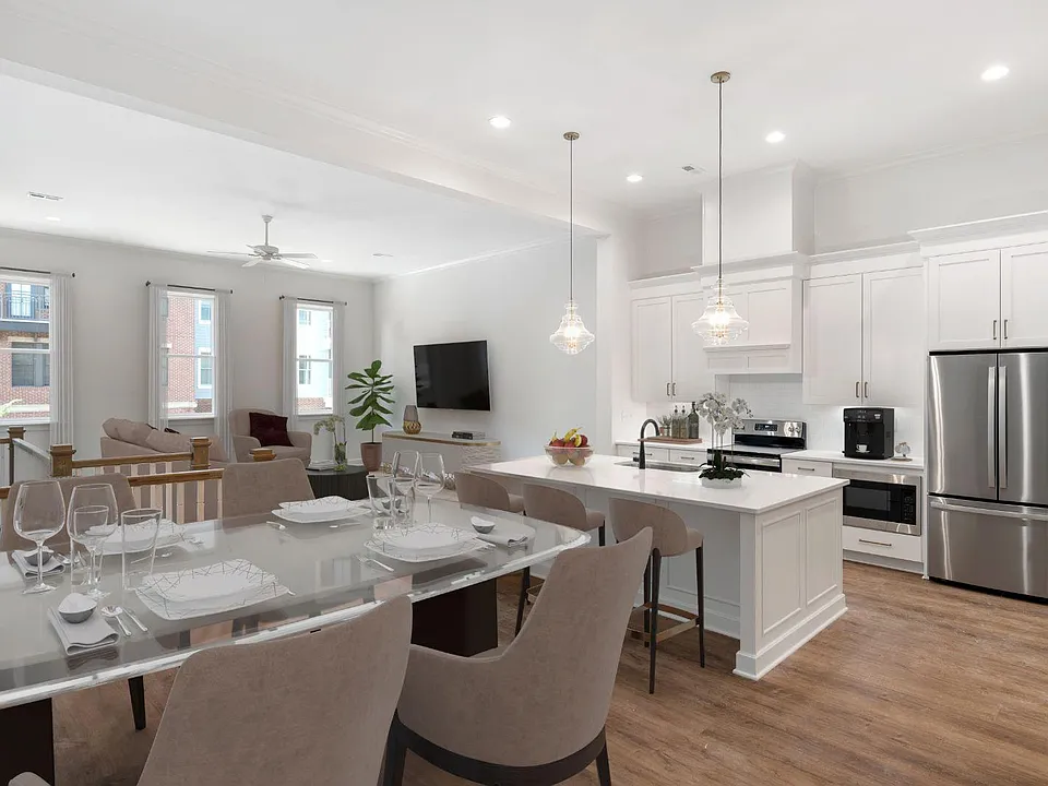 6341 Meeting St
