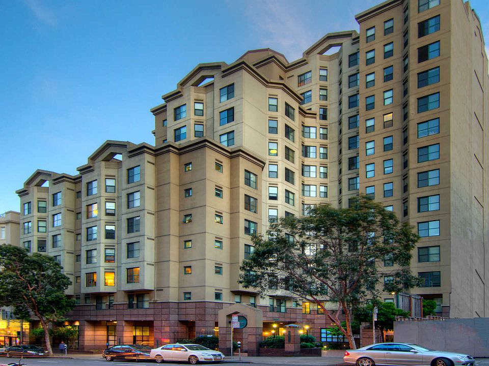 Geary Courtyard Apartments Building