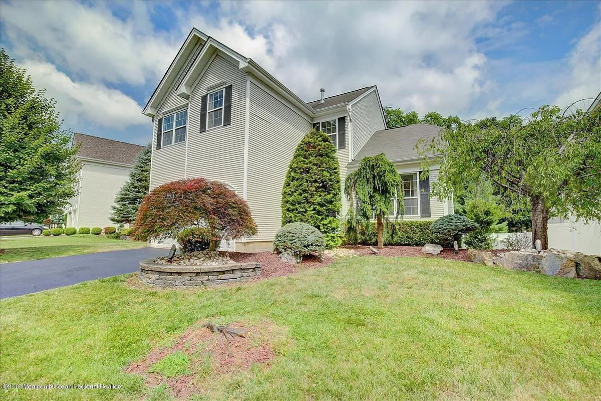 264 Candlewyck Ct photo 1