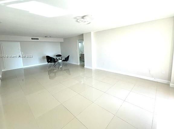 5th image of 210 174th St APT 1805