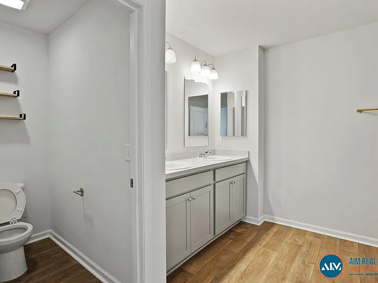 127 Auditorium Rd — Photo 27