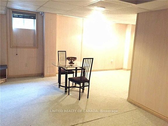 5th image of 104 Gordon Rowe Cres