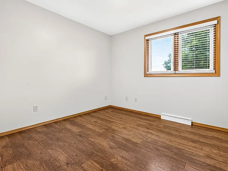 3033 W Hiawatha Dr — Photo 4