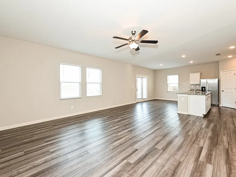 941 Feldman Chase — Photo 4