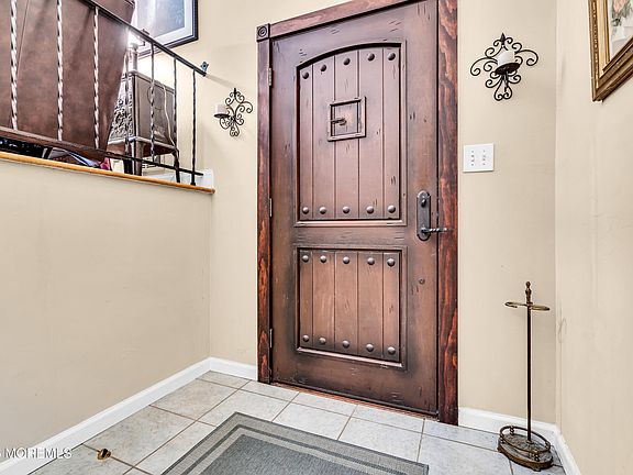 2nd image of 52 Darien Road