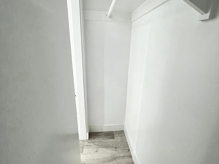 2601 W Orion Ave — Photo 12