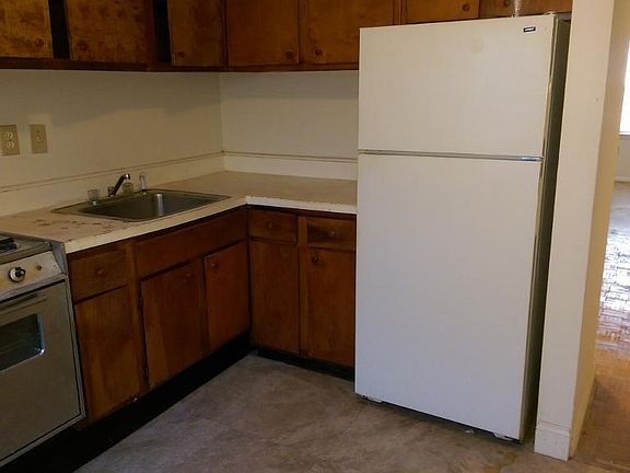 3rd image of 2532 Waldo Ln